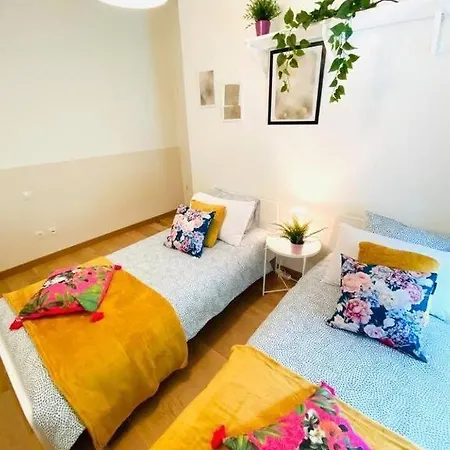 Bright And Airy 3 Bedroom With Terrace&parking דירה *